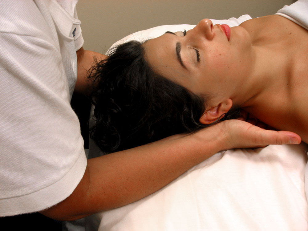 Massage therapy treatment at Innergetics